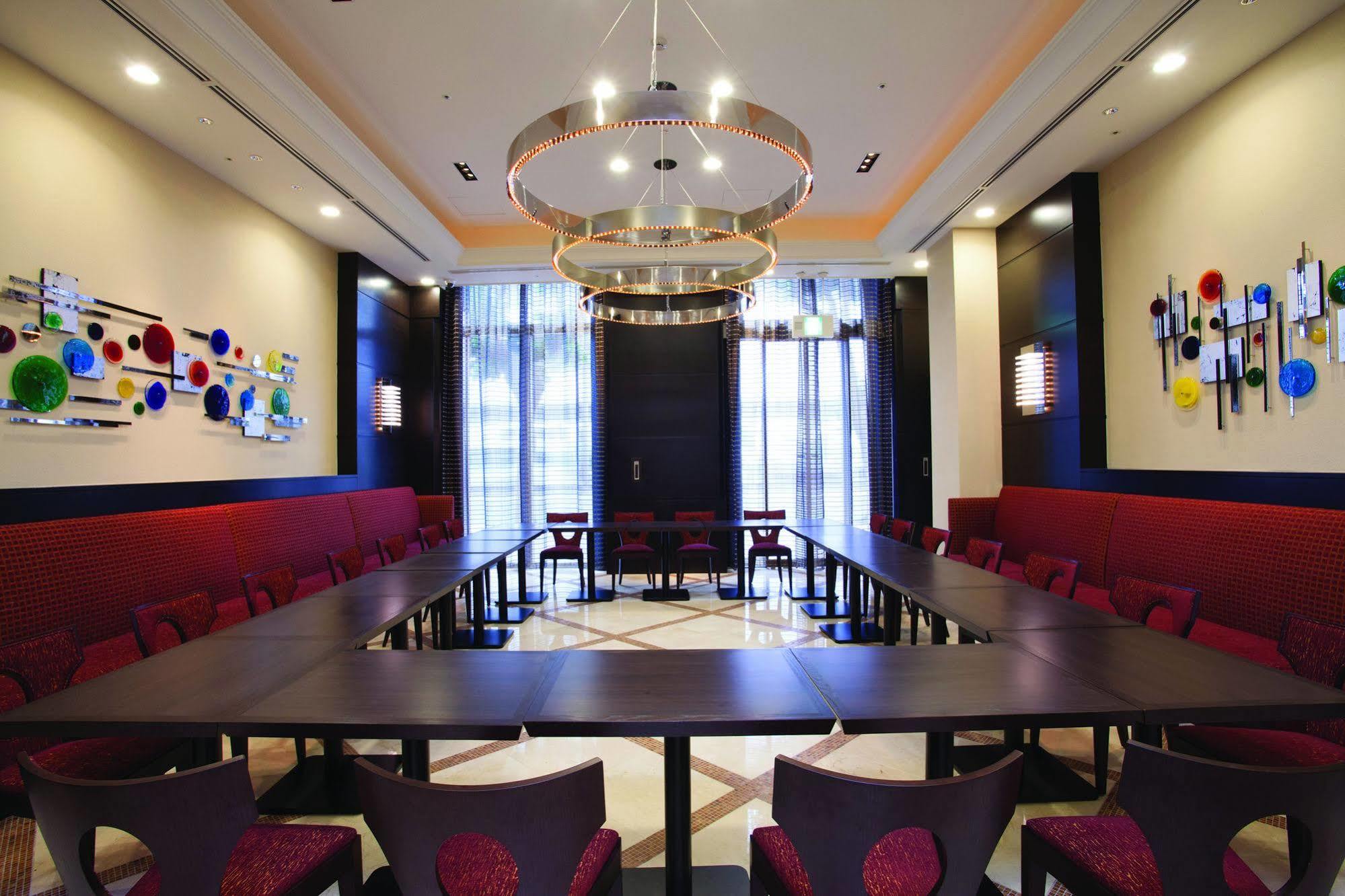 Hotel Doubletree By Hilton Naha Exterior foto